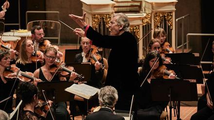 John Eliot Gardiner und sein Orchester in der Philharmonie.