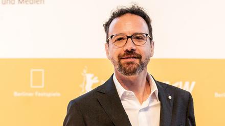 Carlo Chatrian leitet die Berlinale als künstlerischer Direktor gemeinsam mit Mariette Rissenbeek als Geschäftstführerin ab April 2019. Seine erste Berlinale kuratiert Chatrian im Februar 2020. 
