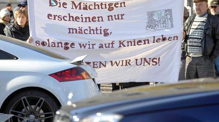 Der Unmut wächst: Teilnehmer an einer Demonstration der Organisation "Echte Demokratie jetzt!" in München. 