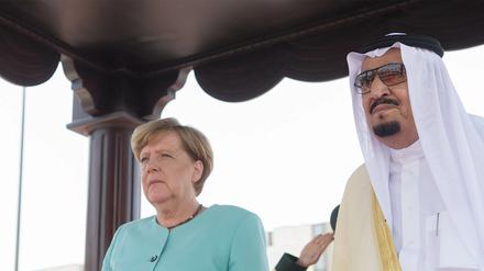 Besuch in Saudi-Arabien: Kanzlerin Angela Merkel und König Salman bin Abdulaziz al-Saud 