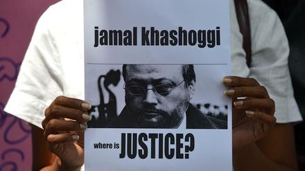 Aktivisten in Sri Lanka fordern Gerechtigkeit für Jamal Khashoggi.