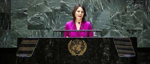 Bundesaußenministerin Annalena Baerbock hat eine Diplomatin zu der Konferenz zum UN-Atomwaffenverbotsvertrag entsandt.