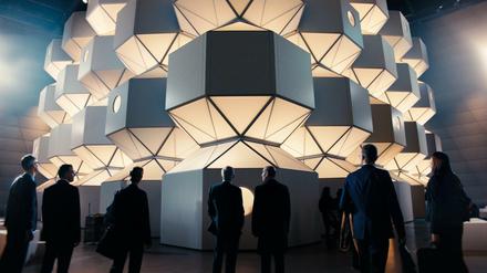 Der futuristische Inkubator, in dem die Start-ups sitzen. Szene aus "Bad Banks".