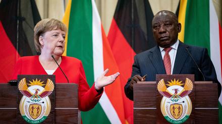 Bundeskanzlerin Angela Merkel (CDU) und Cyril Ramaphosa, Präsident von Südafrika, geben eine Pressekonferenz. 