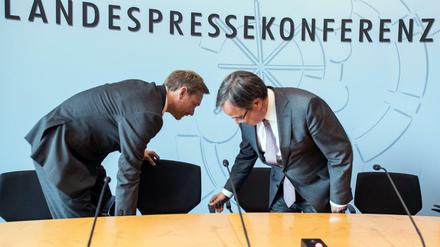 FDP-Vorsitzender Christian Lindner (l) und CDU-Landesvorsitzender Armin Laschet (r) beginnen in NRW mit Koalitionsverhandlungen.