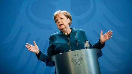 Bundeskanzlerin Angela Merkel (CDU) spricht bei einer Pressekonferenz