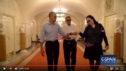Obama verlässt das Weiße Haus wie ein Boss - zumindest im Video.