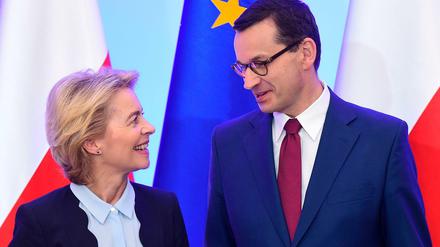 Bei ihrer Wahl zur EU-Kommissionspräsidentin noch verbündet, nun auf dem Kriegspfad: Ursula von der Leyen und Polens Regierungschef Mateusz Morawiecki. 