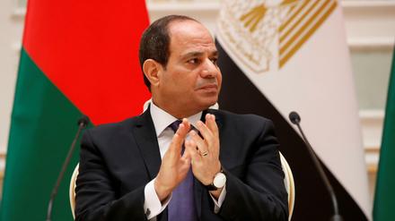 Ägyptens Präsident Abdel Fattah al-Sisi äußerte sich am Sonntag erstmals öffentlich zu einem möglichen Libyen-Einsatz. (Archivbild)