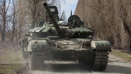 Ein russischer T-72-Panzer, erbeutet von ukrainischen Truppen