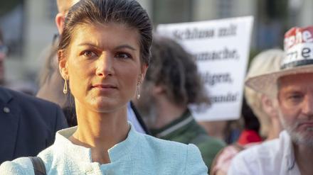 Chefin von "Aufstehen" und von der Linksfraktion: Sahra Wagenknecht, hier im April bei einer Friedenskundgebung ihrer Partei am Brandenburger Tor. 