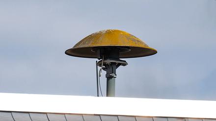 Sirene auf einem Dach in Deutschland