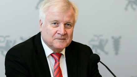 Horst Seehofer, Bundesminister für Inneres, Heimat und Bau