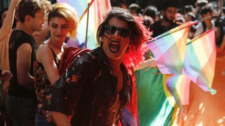 Trotz eines Verbots versammelten sich rund 150 Demonstranten zur LGBTI-Parade in Istanbul.