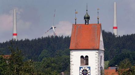 Bayern wär' gern energiepolitisch autark, so autark wie das Dorf Wildpoldsried im Allgäu, das mehr erneuerbare Energie erzeugt, als es verbraucht.