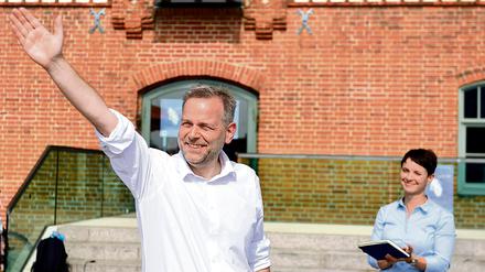 AfD-Spitzenkandidat Leif-Erik Holm (links) und die Bundesvorsitzende Frauke Petry im Wahlkampf in Mecklenburg-Vorpommern