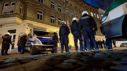 Nach einer Demo gegen Rechts ist es in Magdeburg zu Auseinandersetzungen zwischen der Polizei und linken Gruppen gekommen.
