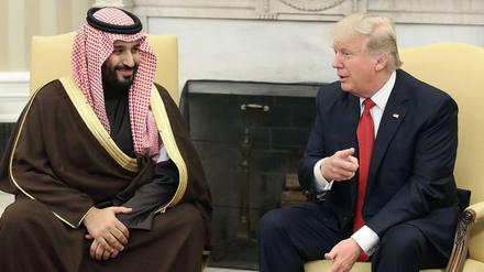 US-Präsident Donald Trump (rechts) versteht sich gut mit dem saudischen Kronprinzen Mohammed bin Salman.