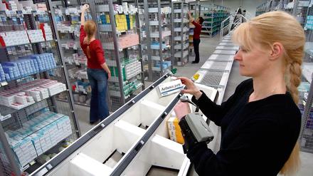 Konkurrenz für heimische Apotheker. Gesundheitsminister Gröhe möchte den Versandhandel mit rezeptpflichtiger Arznei verboten haben.