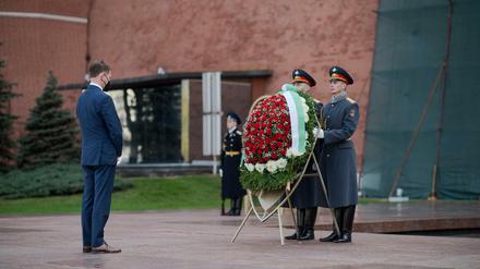Am Grab des unbekannten Soldaten in Moskau legte Sachsens Ministerpräsident Kretschmer einen Kranz nieder.