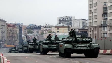 Russische Panzer in Moskau am 9. Mai, dem Tag des Sieges.