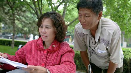 Die Menschenrechtler Ni Yulan und ihr Mann Dong Jigin sind wegen ihres Einsatzes gegen Zwangseinteignungen zum wiederholten Mal zu Haftstrafen verurteilt worden. 