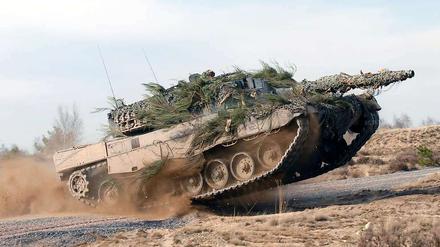Leopard-Kampfpanzer im Übungseinsatz