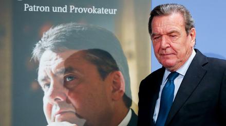 Der ehemalige Bundeskanzler Gerhard Schröder bei der Buchvorstellung "Sigmar Gabriel - Patron und Provokateur".