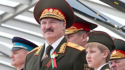 Aleksandr Lukaschenko mit seinem Sohn Nikolai.