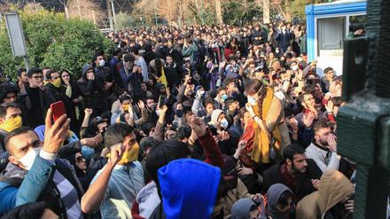 Studenten der Universität Teheran bei einer Demonstration. 