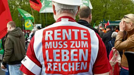Nicht bei allen reicht es: Kundgebung des Deutschen Gewerkschaftsbundes in Berlin. 