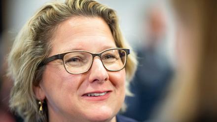 Spricht sich gegen die Senkung von Grenzwerten für Feinstaub und Stickoxide aus: Bundesumweltministerin Svenja Schulze (SPD).