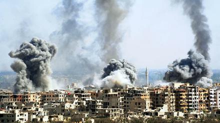 Syrische Regierungstruppen bombardieren weiter Ost-Ghouta.