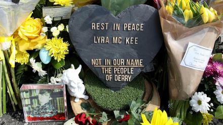 Gedenken an Lyra McKee am Ort des Mordes