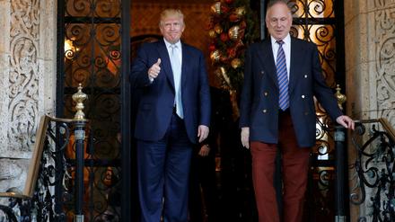 Ronald S. Lauder (rechts) fühlt sich der Politik Donald Trumps verbunden.