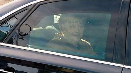 Schutzbedürftig. In ihrem Dienstwagen steht Angela Merkel zwar nicht über dem Gesetz, aber im Zweifel geht ihre Sicherheit vor, sagen Experten.