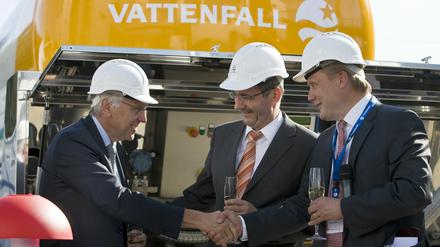 Gutes Klima. Platzeck 2008 zu Besuch am Vattenfall-Standort Spremberg mit dem damaligen Präsidenten von Vattenfall Lars G. Josefsson (l.) und dem Vorstandsvorsitzenden Tuomo Hatakka (r.).