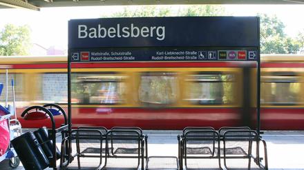 Bahnhof Babelsberg: Noch fährt und hält die S-Bahn hier.