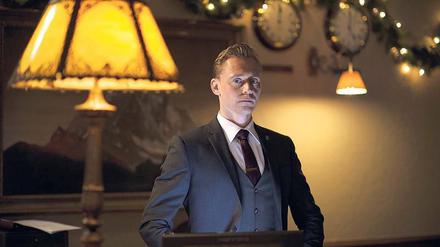 Auf dem langen Weg zu sich selbst. Die Vergangenheit holt Jonathan Pine (Tom Hiddleston) auch als Nachtportier in einem Schweizer Luxushotel wieder ein.