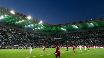 Die Kulisse spielt wieder mit. Das bekamen am Freitagabend auch die Bayern gegen Borussia Mönchengladbach zu spüren.