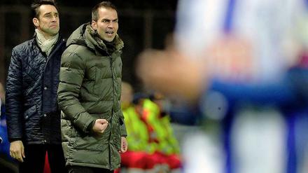 An- oder Absage. Manager Michael Preetz hat Trainer Markus Babbel bisher nicht von den Vorzügen einer weiteren Tätigkeit bei Hertha BSC überzeugen können. 