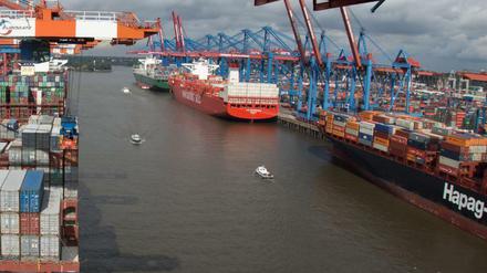 Container im Hafen von Hamburg. 