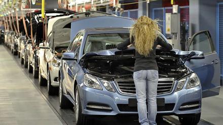 Endkontrolle bei Mercedes: Das Geschäft mit dem Stern läuft gut für Daimler.