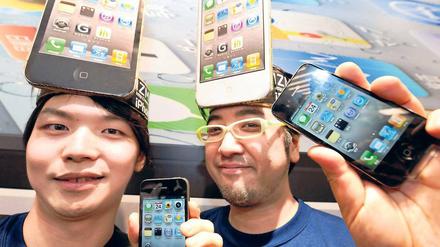 Besser, flacher, hipper. Nicht nur in Japan freuen sich Fans über das jeweils neueste iPhone – bis es wieder veraltet ist. 