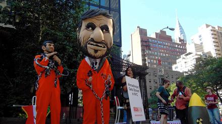 Pappenheimer. Demonstranten protestieren gegen den Auftritt von Irans Präsident Ahmadinedschad bei der UN-Vollversammlung.