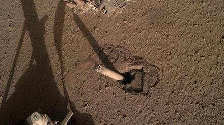 Der DLR-Mars-Maulwurf sollte sich selbst in den Marsboden rammen.