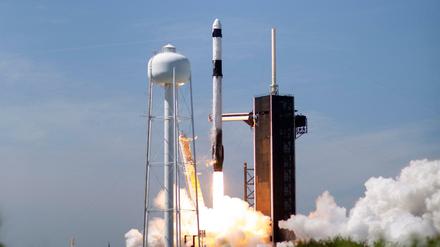 SpaceX Falcon 9 Rakete beim Start der Axiom Mission 1 (Ax-1)